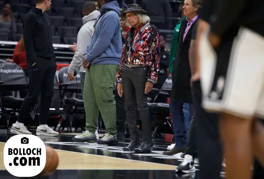 Qui est James Goldstein, ce mystérieux fan de NBA ?
