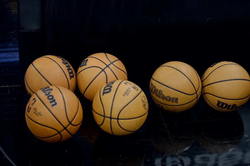 Pourquoi les ballons de basket sont-ils oranges ?